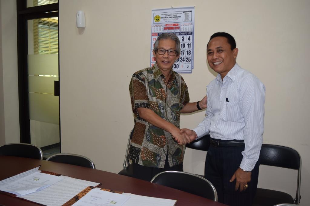 Penandatangan Kerjasama Pascasarjana Universitas Jember dengan PT. Rolas Nusantara Medika